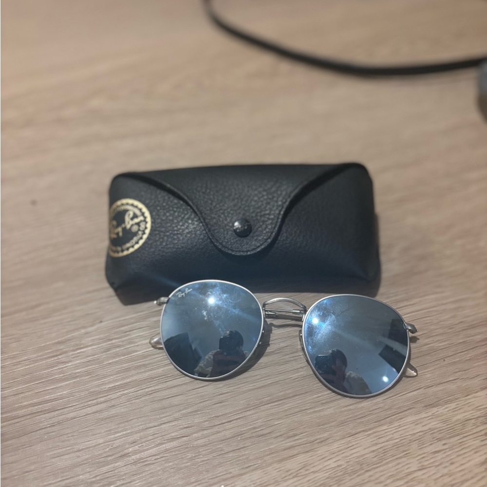 Ray-Ban Silver Mirror Sunglasses with Black Case